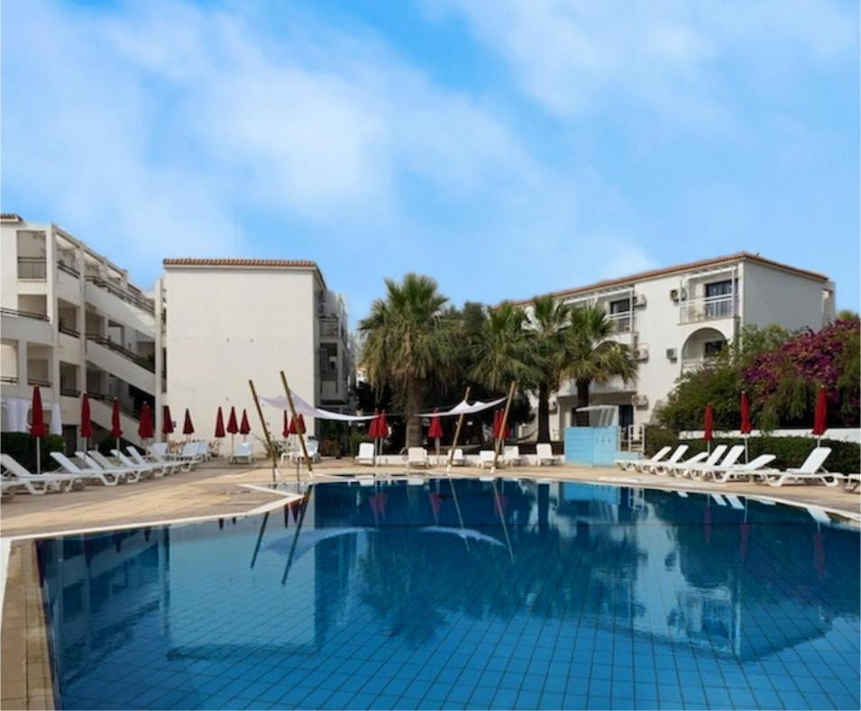 Amore Hotel Apts Παραλίμνι Εξωτερικό φωτογραφία